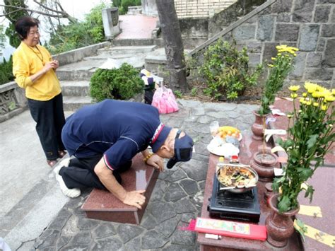 父親過世禁忌|家人過世未滿一年掃墓禁忌？服喪、百日、對年、合爐。